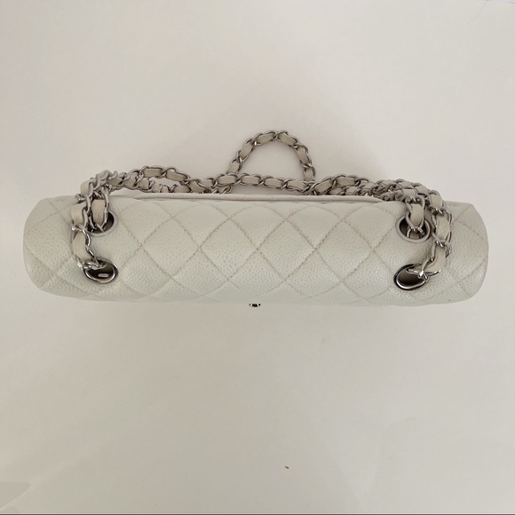 *SOLD* nfs Chanel classic flap in medium - Picture 6 of 17